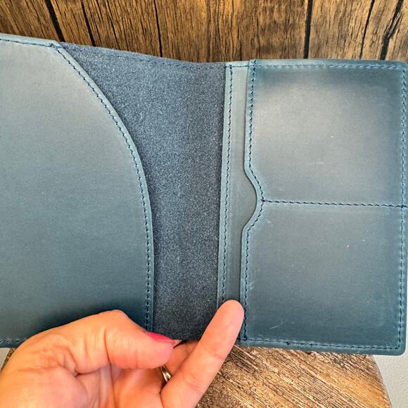 Genuine Leather Passport Holder OCEAN BLUE Passport Wallet NEW FAST SHIP - Picture 5 of 5